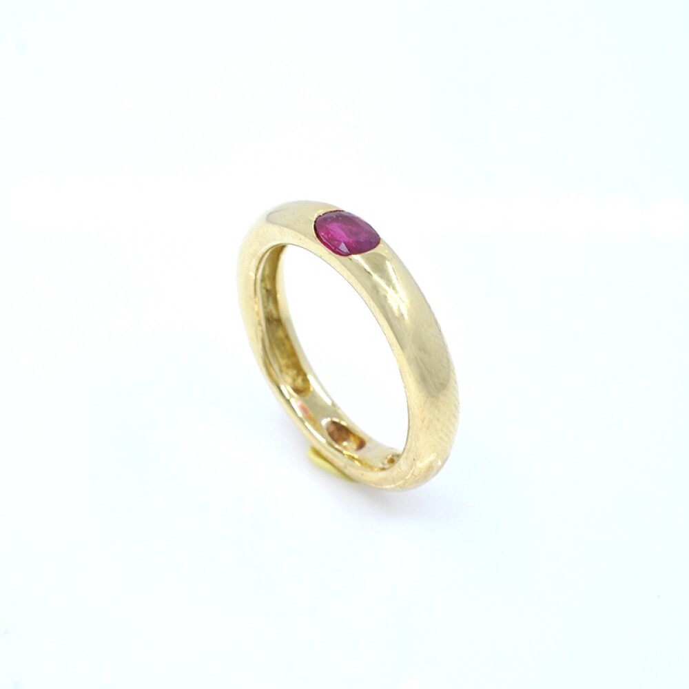 Anillo en oro 18k bombé con rubí legítimo oval Anillo en oro 18k bombé con rubí legítimo oval
