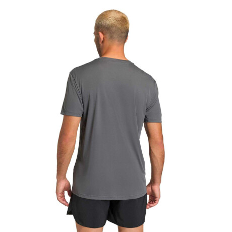 Remera Run Essentials Bl T de Hombre Gris