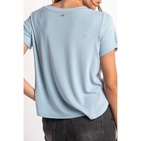 Remera Celeste