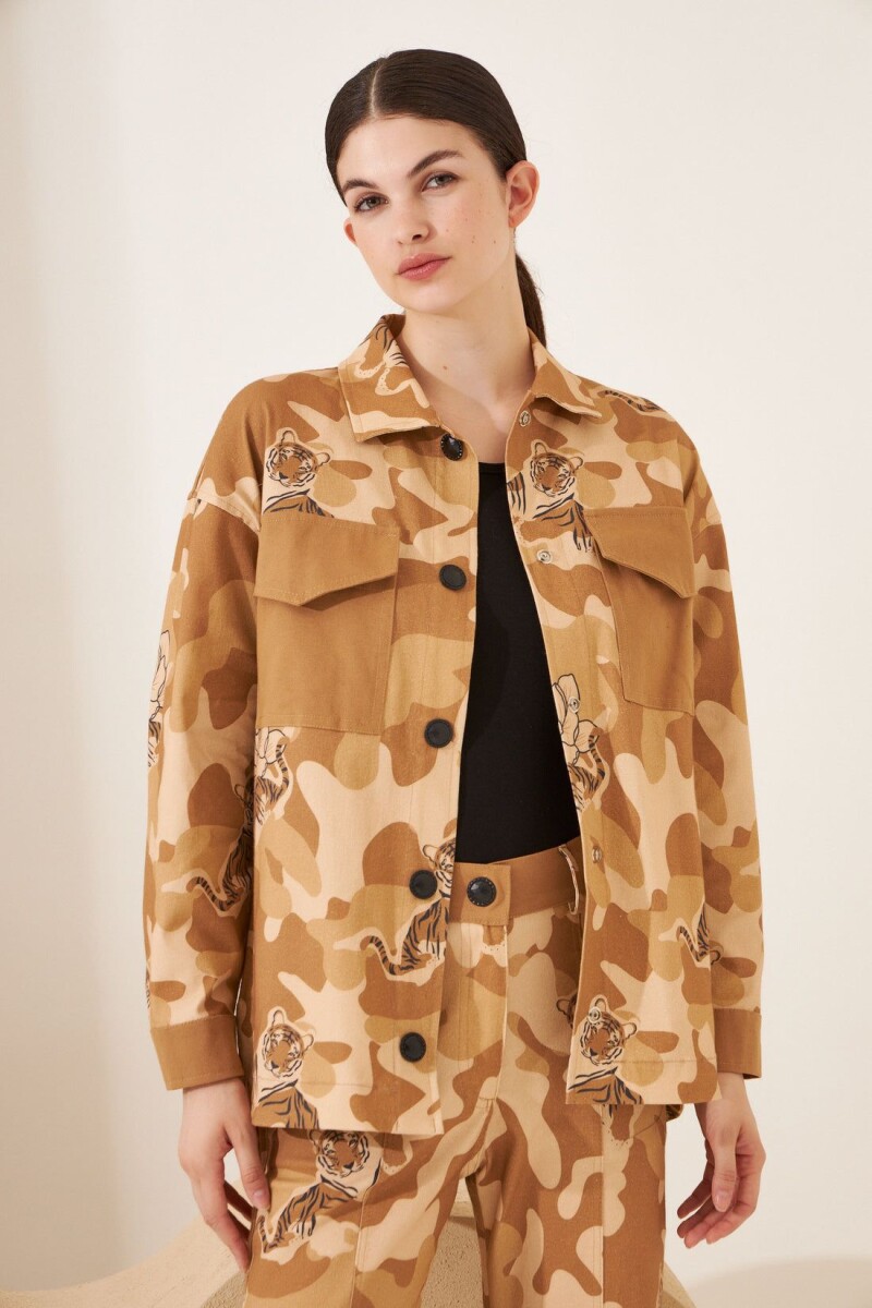CHAQUETA CAMOUFLAGE - CAMEL 