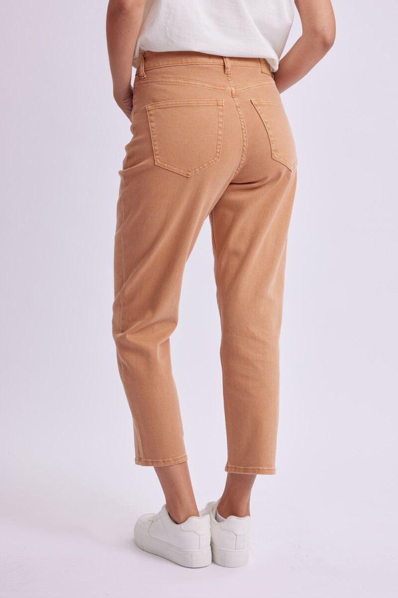 Pantalón Mom Fit Camel