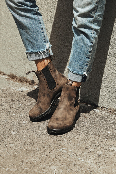 Botas 1351 Elastic Side V Cut Rustic Brown