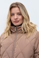 Campera capitoneada con capucha tostado