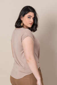 REMERA NUDO Beige