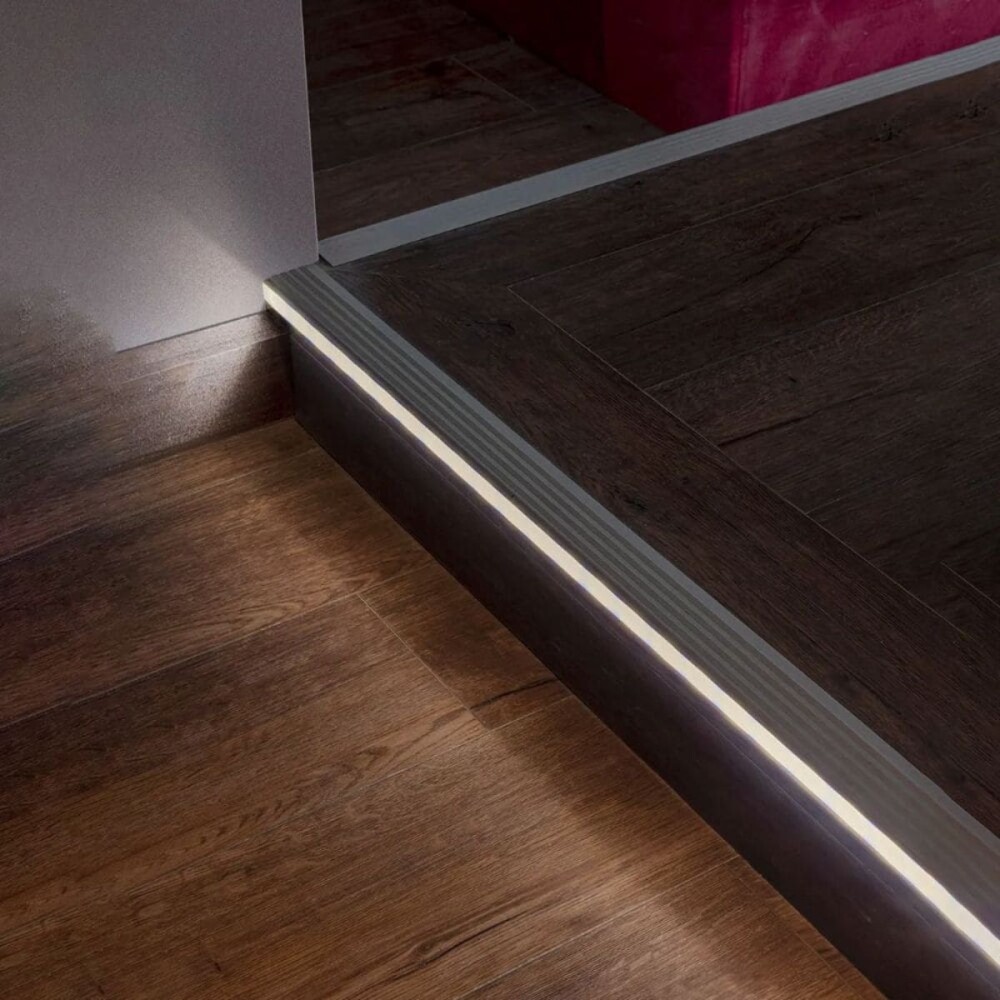 Lumiere Protector Escalera Led Grada 10mm x 2,5m Cromo Mate Lumiere Protector Escalera Led Grada 10mm X 2,5m Cromo Mate