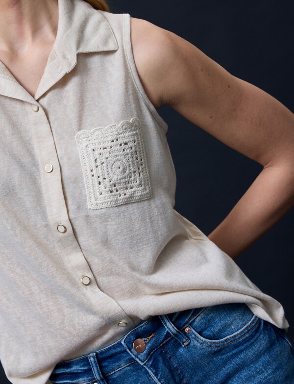 Blusa Detalle Crochet BEIGE CLARO