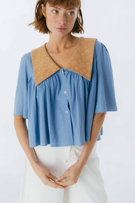Camisa Bloom Celeste/Camel