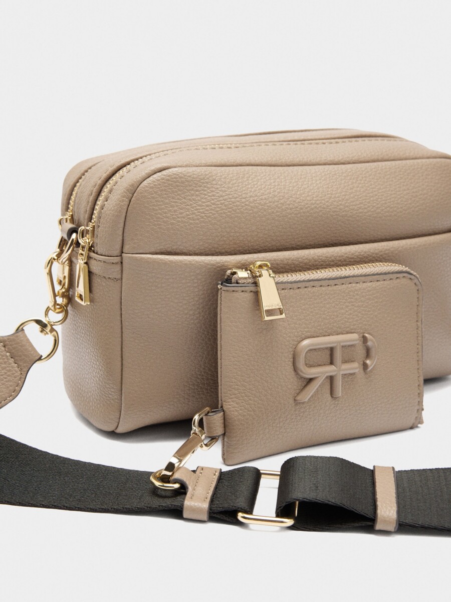 Bolso Bandolera Cierre Doble Y Colgante taupe