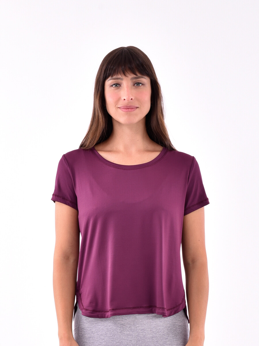REMERA ROMERO - PURPURA 