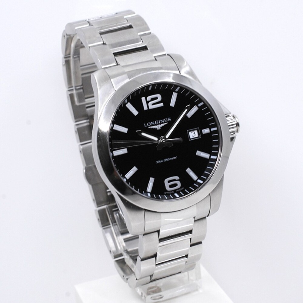 Longines Conquest esfera negra cuarzo 41 mm con caja y garantia Longines Conquest esfera negra cuarzo 41 mm con caja y garantia