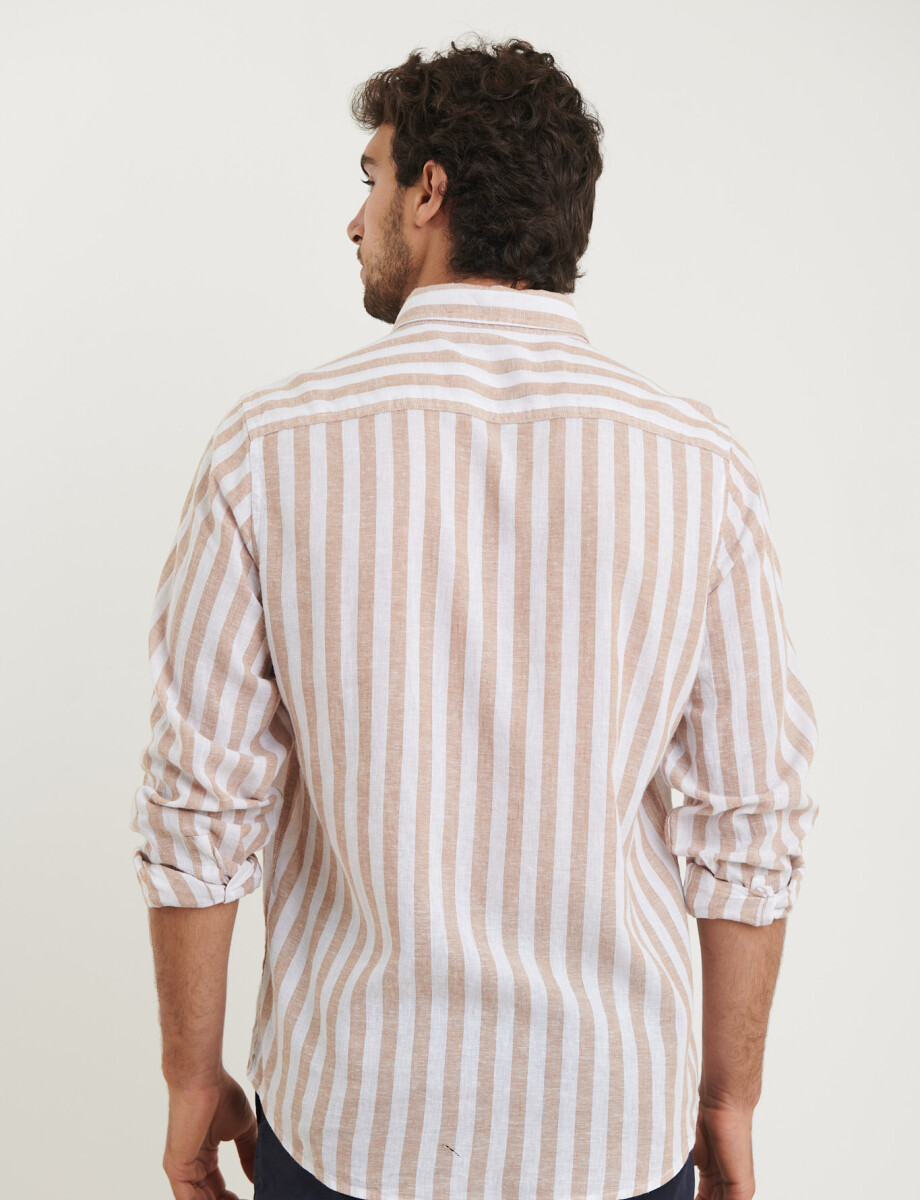 012566 CAMISA HARRINGTON LABEL Blanco/camel