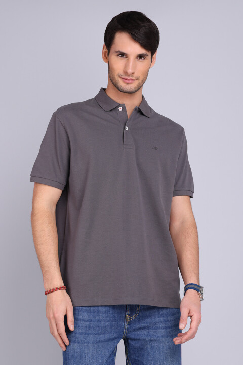 Remera con cuello Arrow GRIS