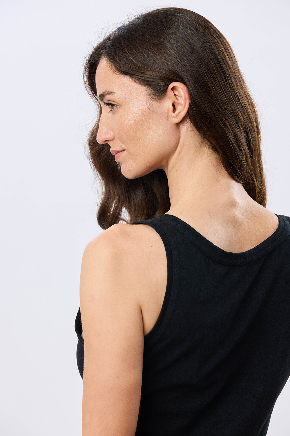 MUSCULOSA BÁSICA DE ALGODÓN Negro