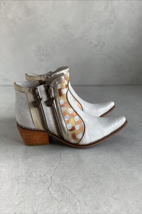 Bota Eva Blanca Combinada Con Arte Pintado A Mano Bota Eva Blanca Combinada Con Arte Pintado A Mano