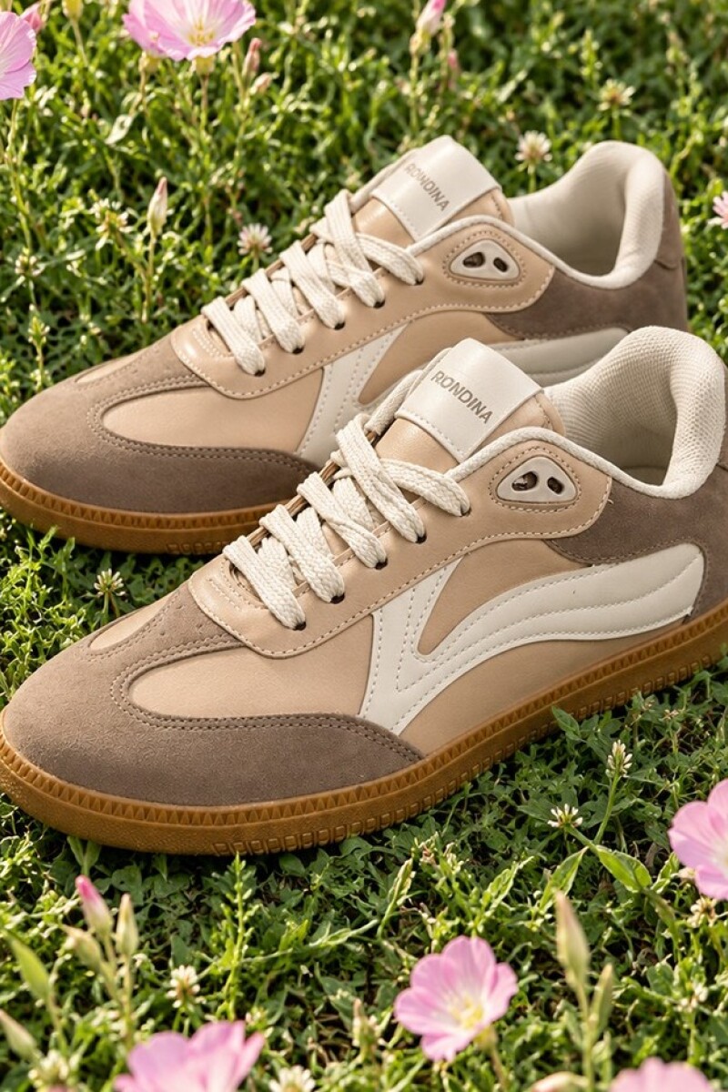 Calzado Casual. Beige