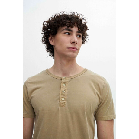 Remera básica Eloy Pistacho