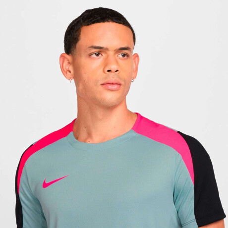 Remera Nike Strike de Hombre Multicolor