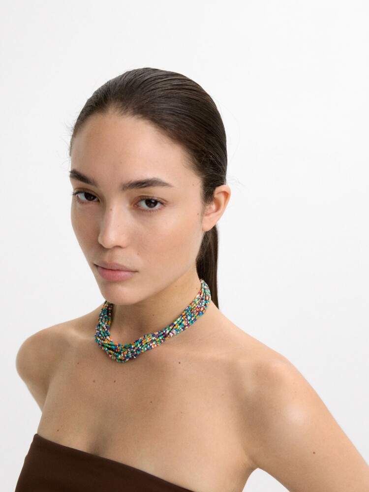 Collar Corto Múltiple Con Abalorios multicolor