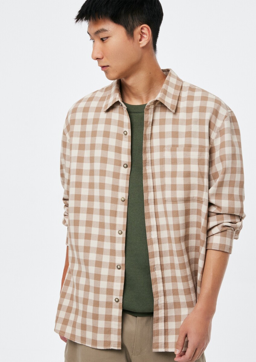 CAMISA A CUADROS EN HILO - MARRÓN 