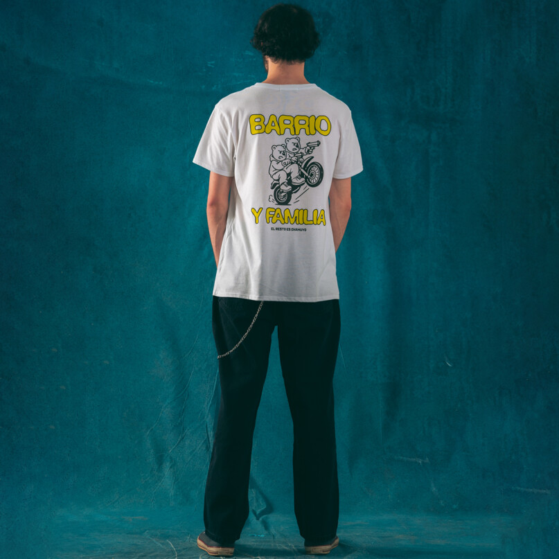 REMERA REGULAR - BARRIO Y FAMILIA REMERA REGULAR - BARRIO Y FAMILIA