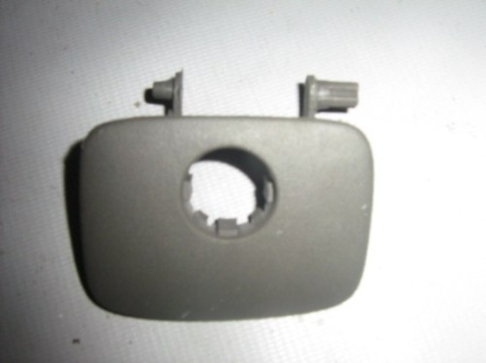 CERRADURAS Y PARTES VOLKSWAGEN PESTILLO GUANTERA GOL-SAVEIRO 94-2000 - 