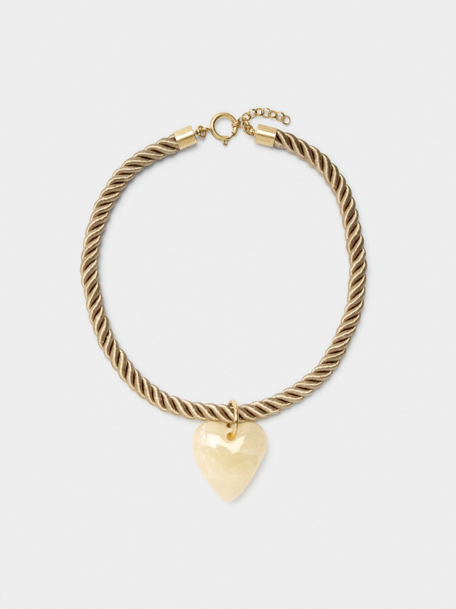Collar Corto Con Corazón beige
