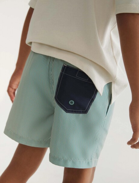 SHORT INFANTIL CON ESTAMPADO VERDE