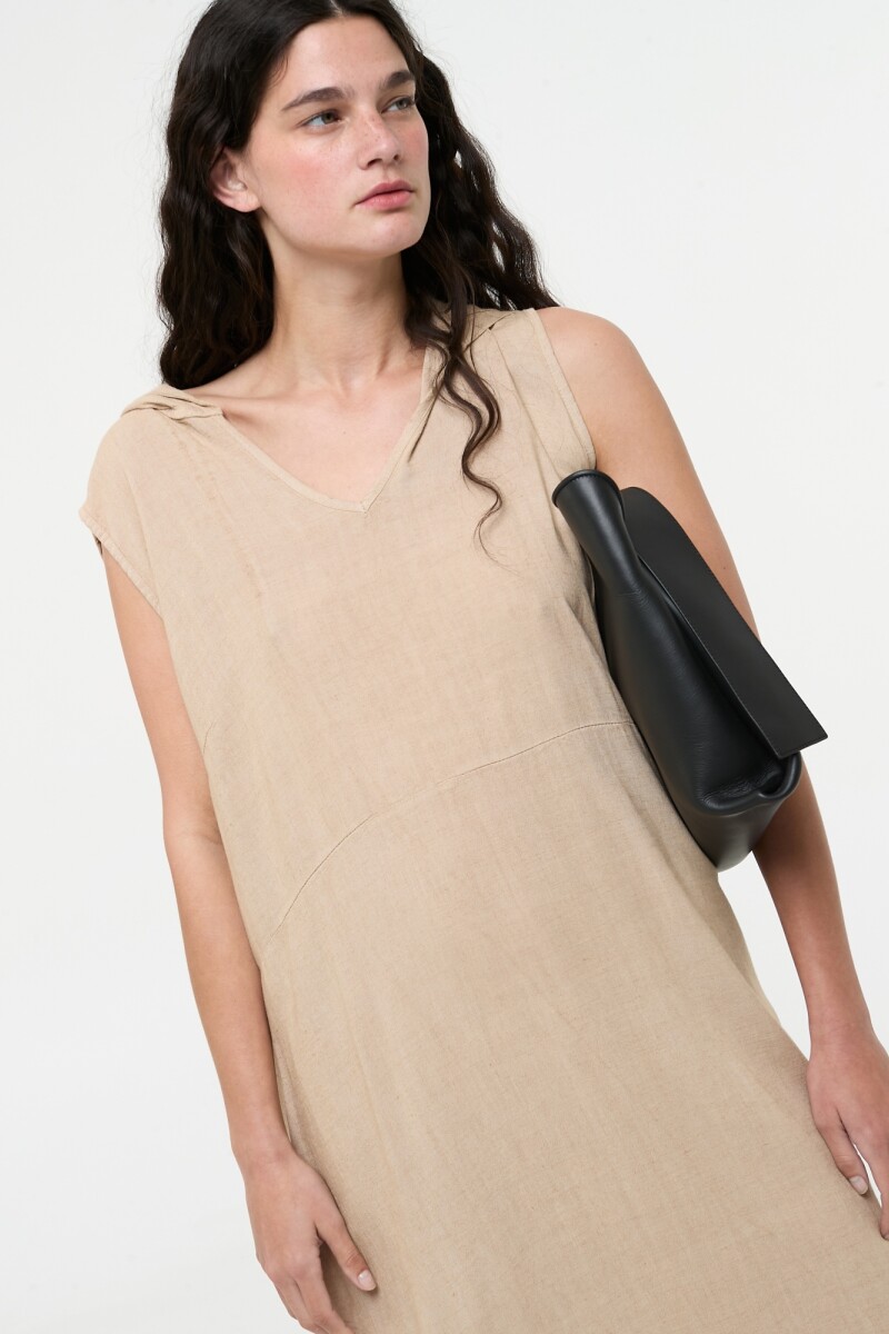 VESTIDO LARGO CON CAPUCHA Beige