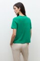 Remera con pespuntes verde