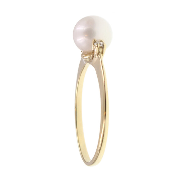 Anillo Gretta en oro amarillo 18k con perla y brillantes Anillo Gretta en oro amarillo 18k con perla y brillantes