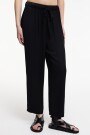 PANTALÓN CROPPED Negro