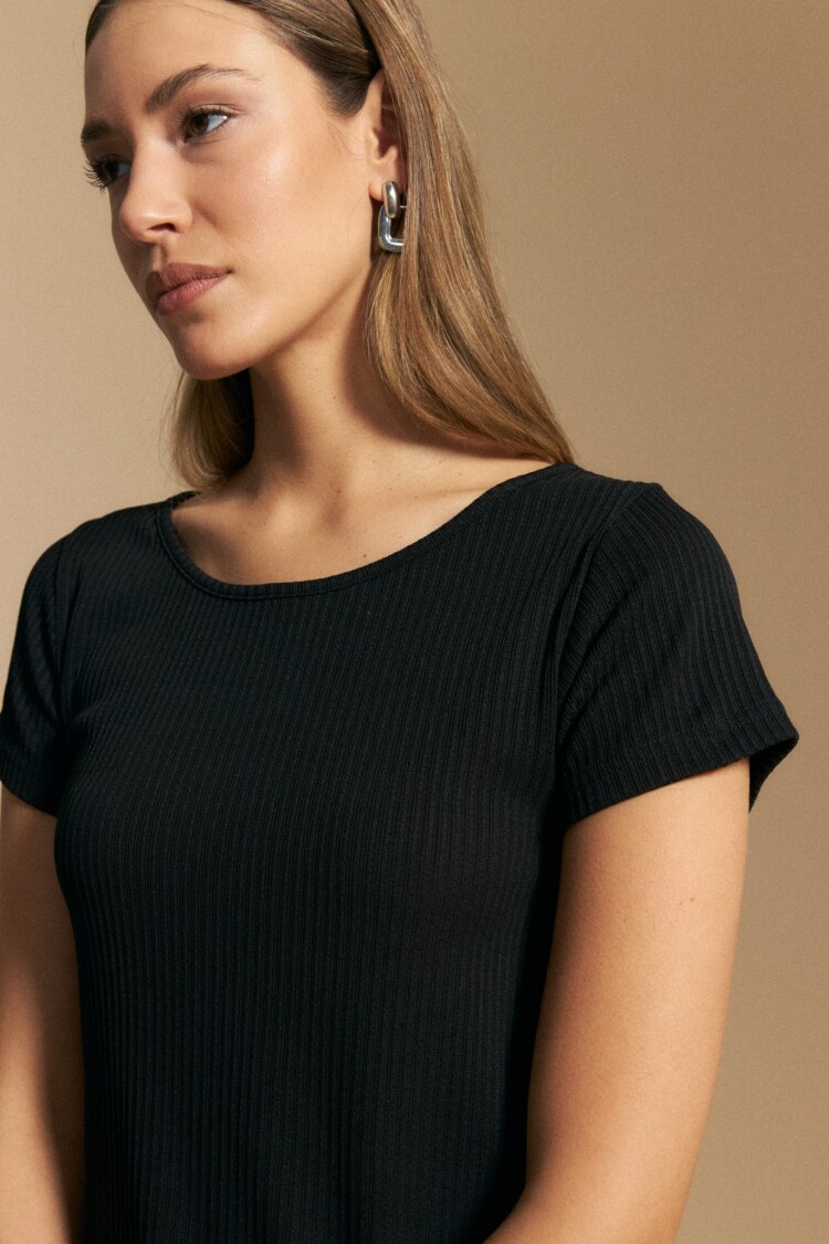 REMERA GINEBRA Negro