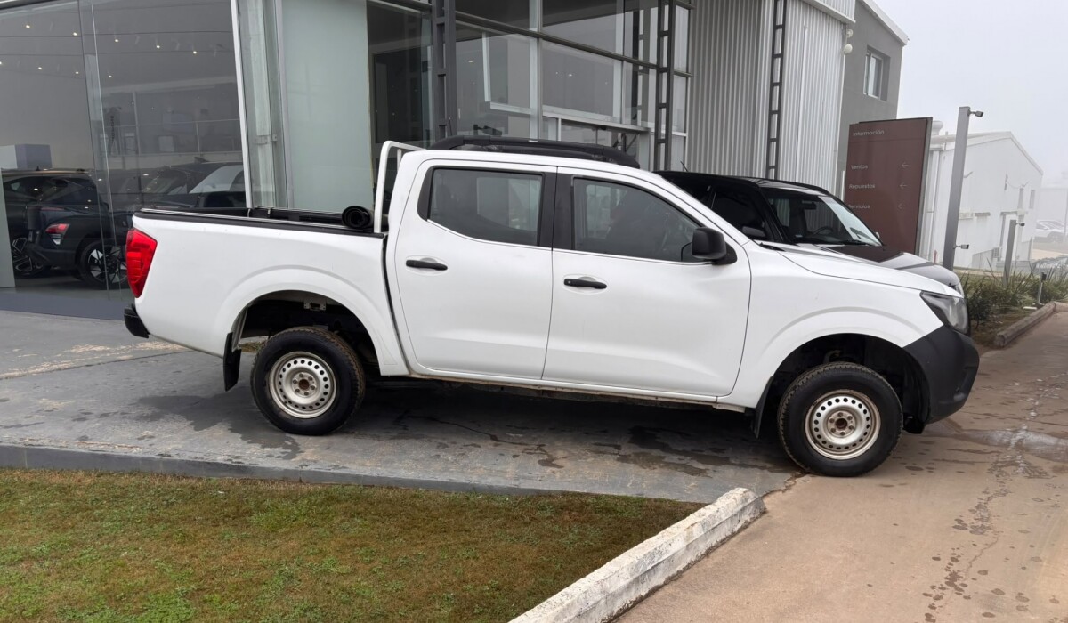 Nissan NP300 2.5 DC S MT - 2018 Nissan NP300 2.5 DC S MT - 2018