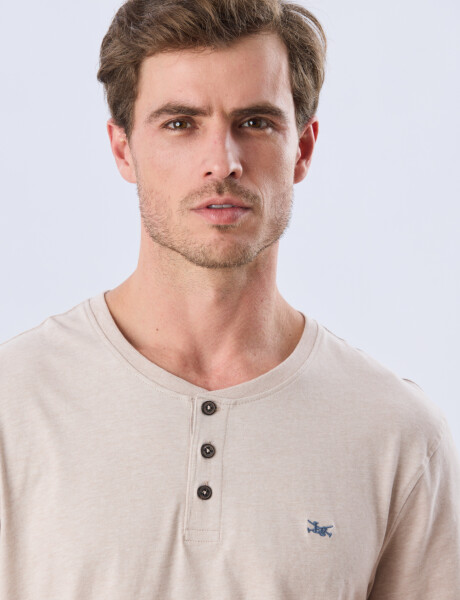 REMERA LISA DE ALGODÓN Beige