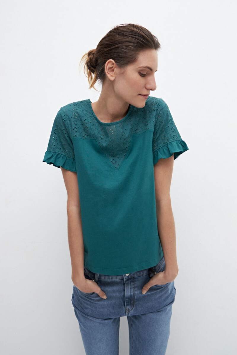 Remera combinada con broderie - verde 