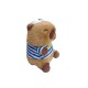 Peluche capibara con ropa azul