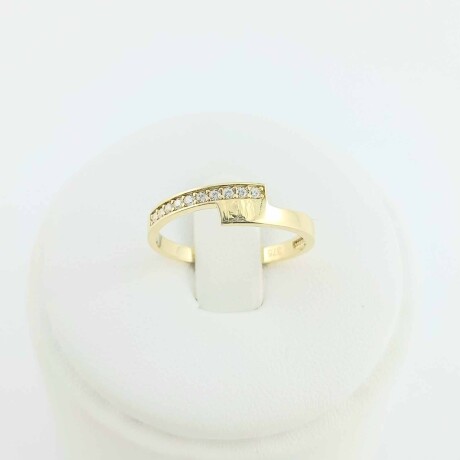 Anillo de oro 9 ktes con circonias. Anillo de oro 9 ktes con circonias.