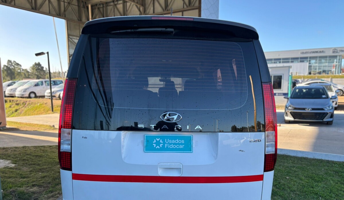 Hyundai H1 Staria Minibus Diesel 2,2 MT - 2022 Hyundai H1 Staria Minibus Diesel 2,2 MT - 2022