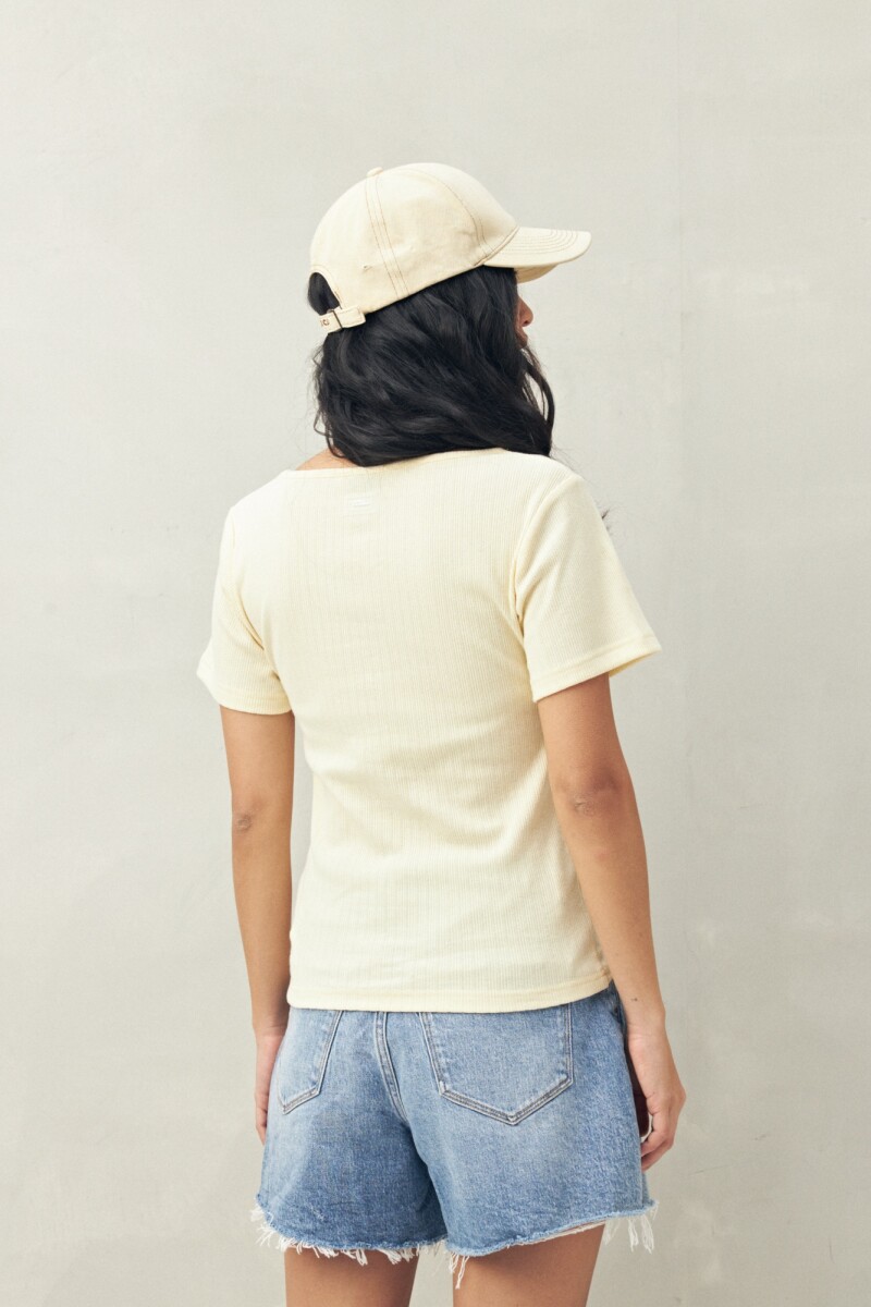 REMERA GORAN AMARILLO PASTEL