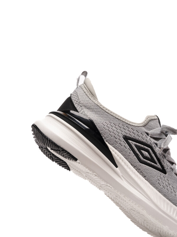 Calzado Endurance Umbro Hombre 005