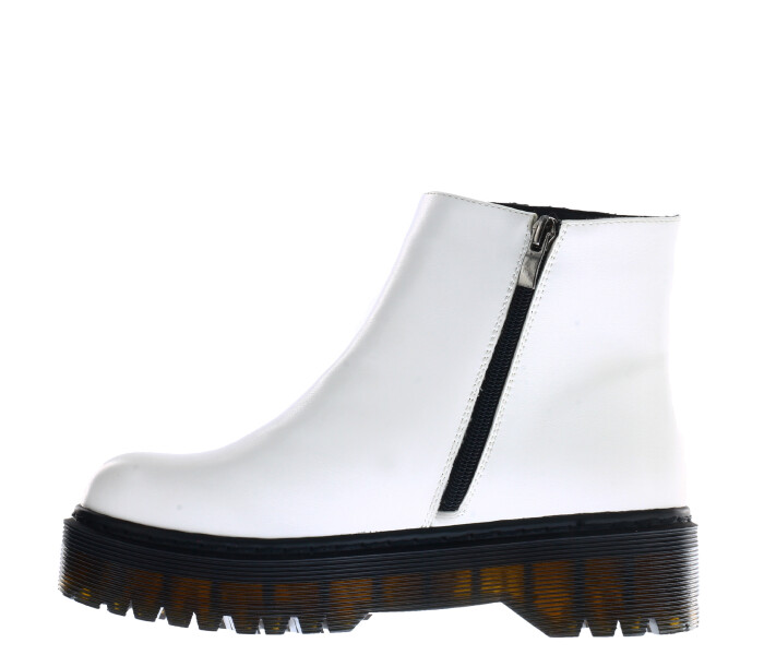 Bota ZETA estilo chelsea en charol White Pu