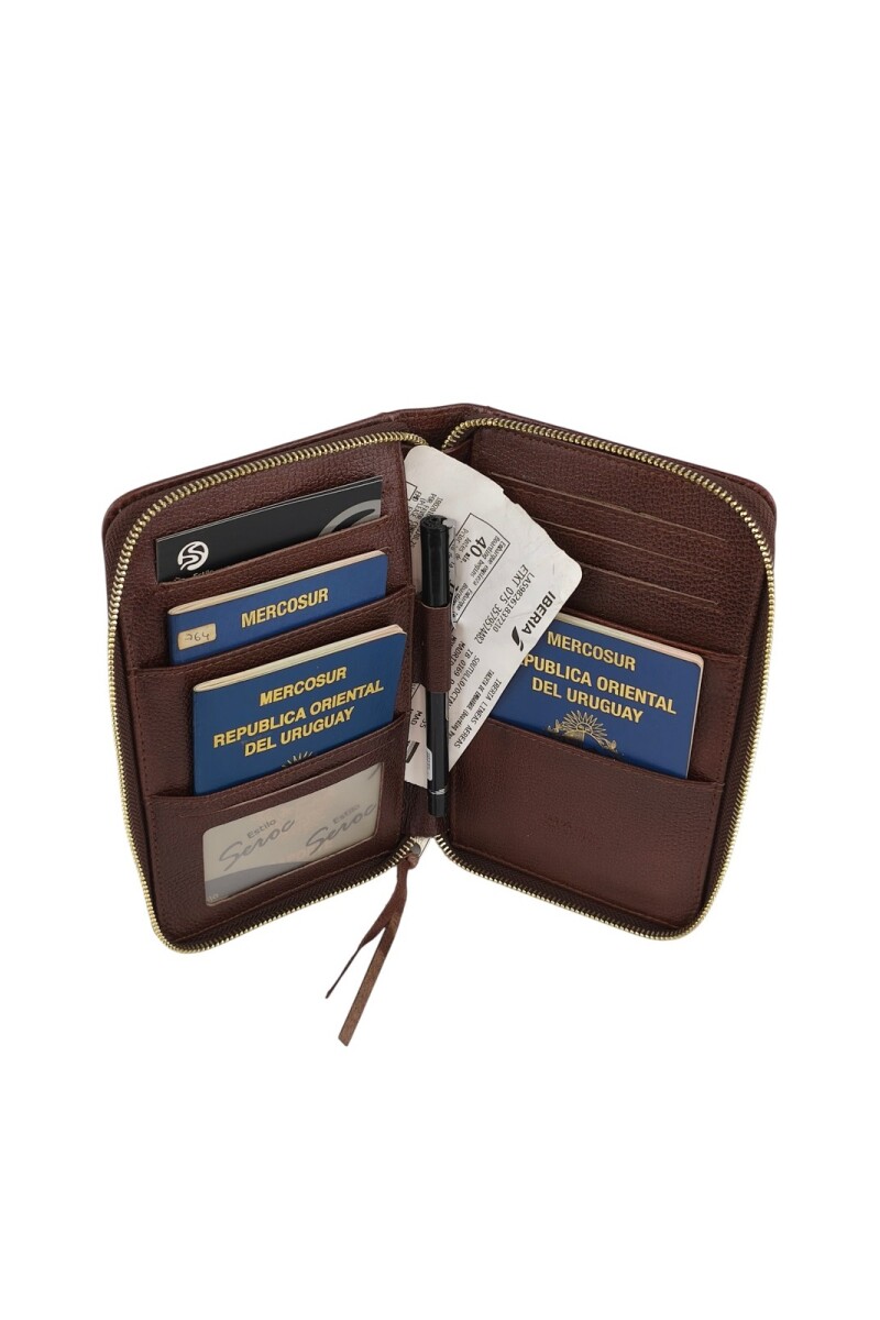 Porta pasaporte y documentos de viaje Marrón