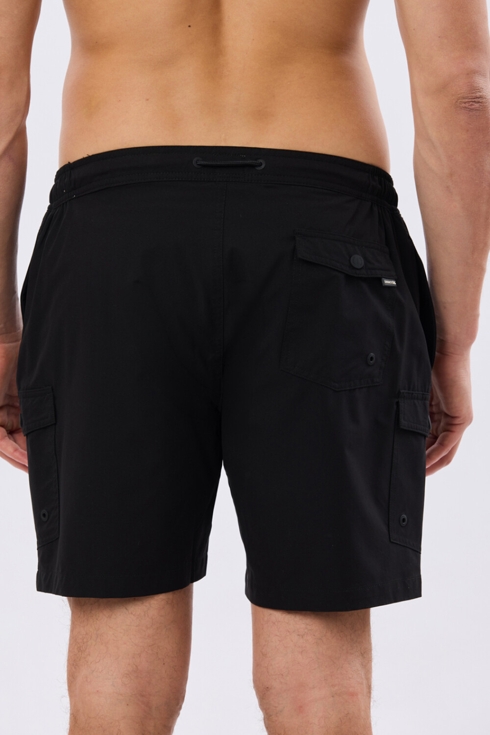 SHORT CARGO DE BAÑO LISO Negro