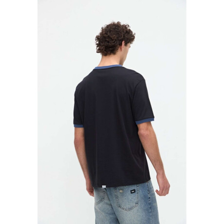 Remera Mikel Negro