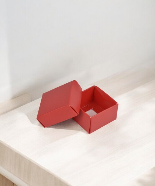 Caja Cuadrada 4x4x2,5 cm ROJO