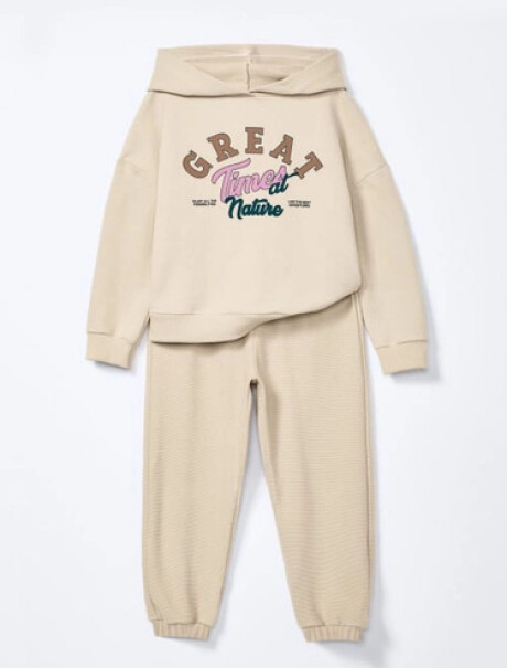 CONJUNTO INFANTIL CON ESTAMPA BEIGE