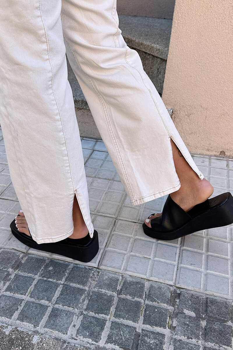 Linn Off White