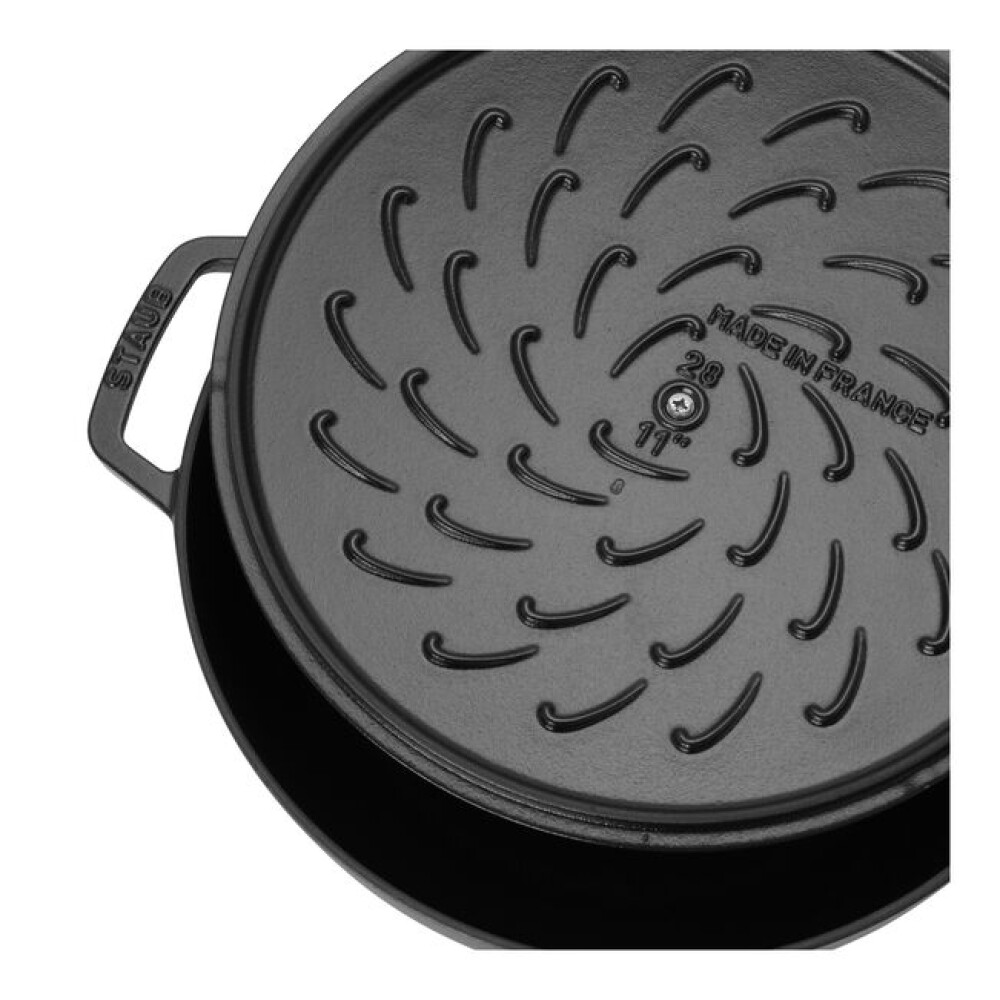 STAUB CACEROLA UNIVERSAL NEGRA C/ TAPA CHISTERA STAUB CACEROLA UNIVERSAL NEGRA C/ TAPA CHISTERA