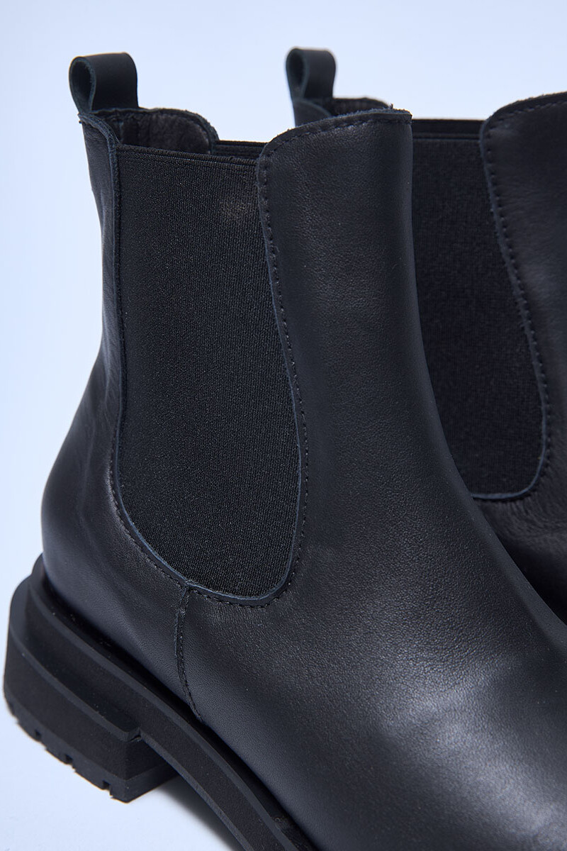 Teoro Black