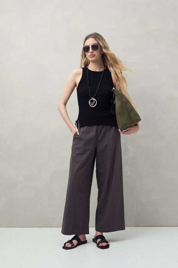PANTALÓN AKARU Gris